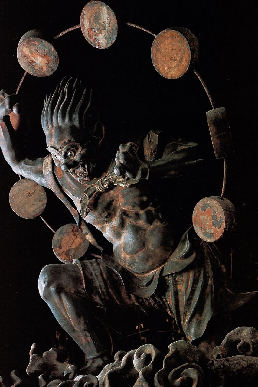 Raijin the god of lightning statue