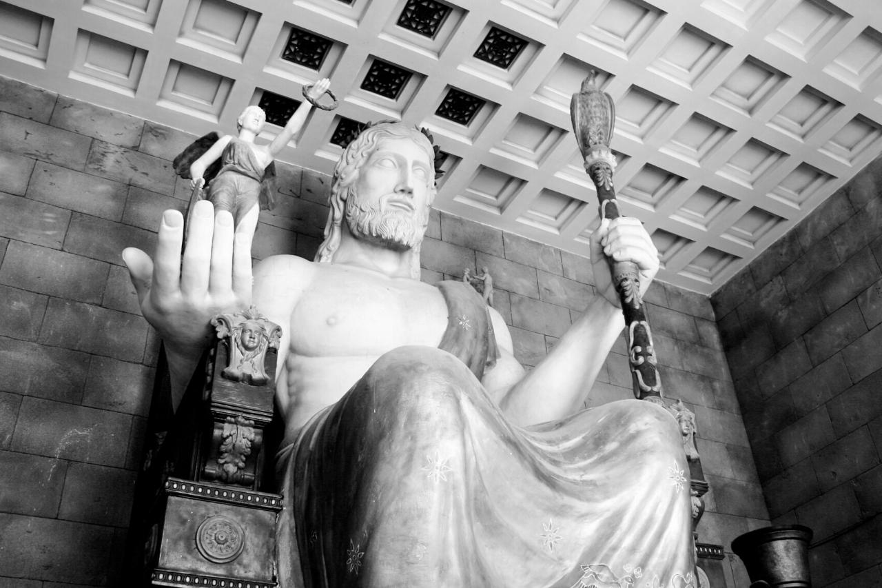 Zeus as the prime ruler in Silver age